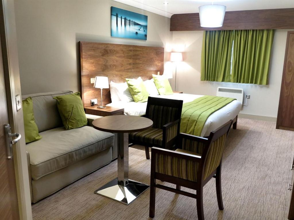 Hotel The White Hart Swindon Esterno foto