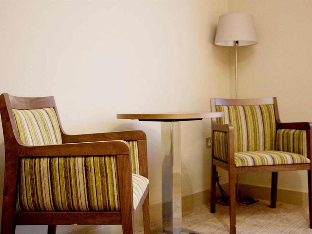 Hotel The White Hart Swindon Esterno foto